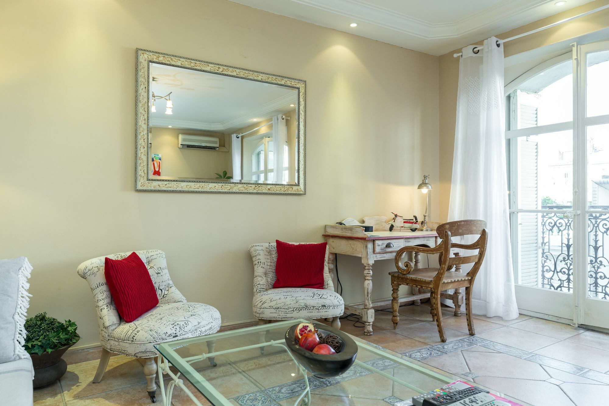 Lovely 2 Bed 2 Bath Apartment In Cannes On Rue Antibea Easy Walk To The Palais 224 Екстер'єр фото
