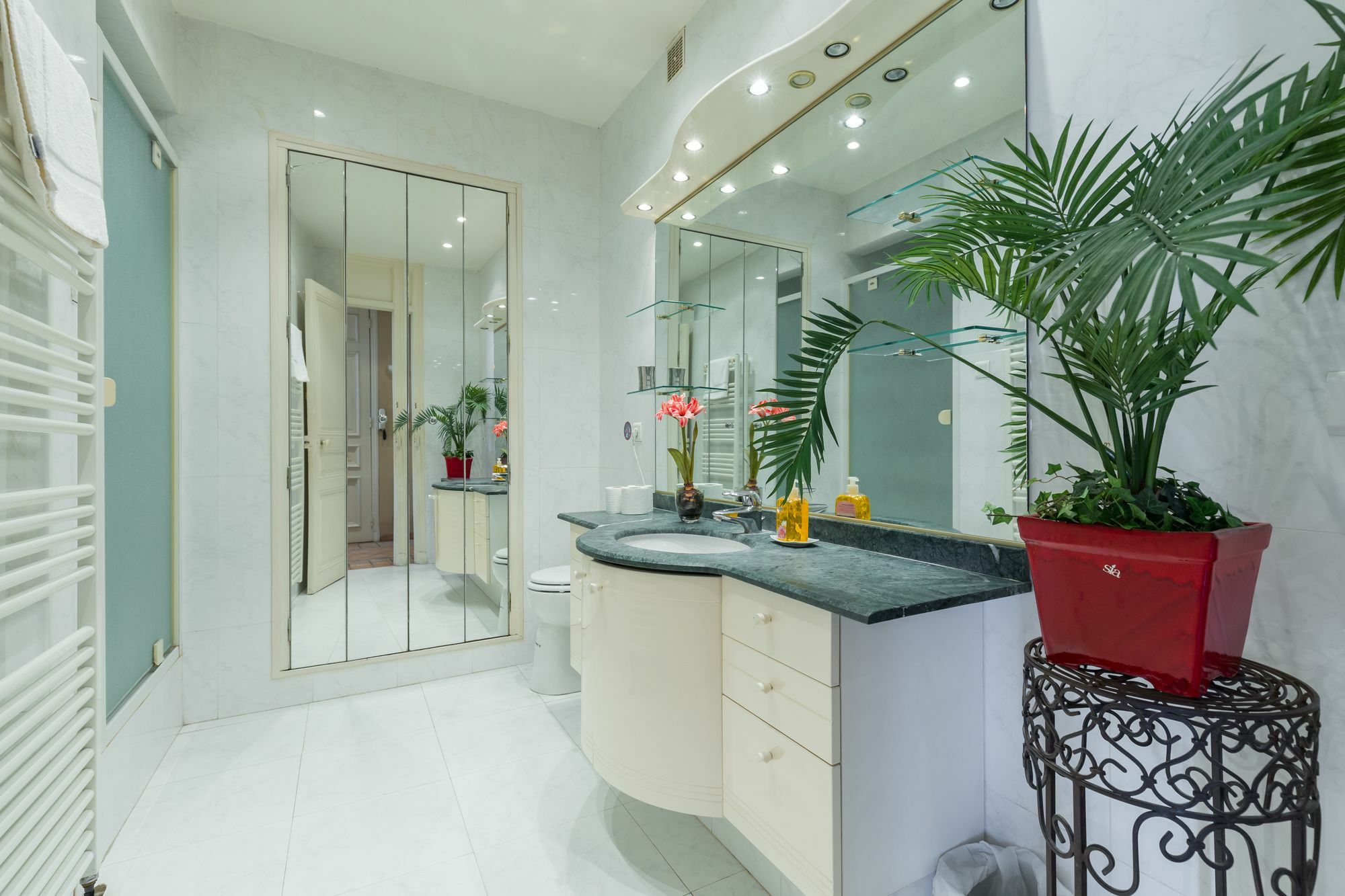 Lovely 2 Bed 2 Bath Apartment In Cannes On Rue Antibea Easy Walk To The Palais 224 Екстер'єр фото